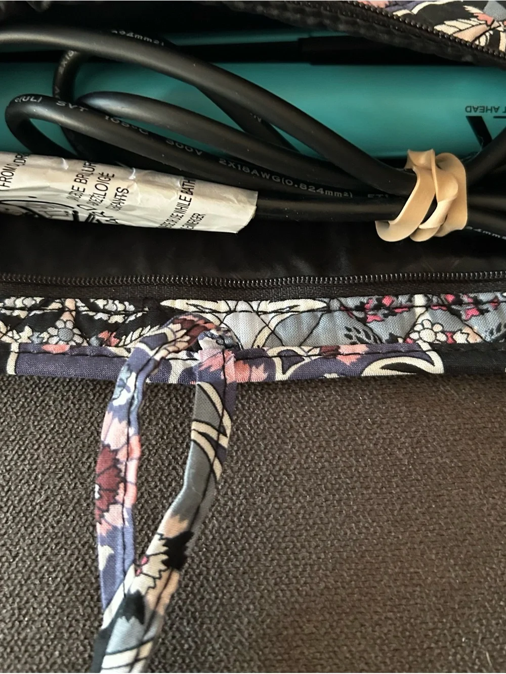 Vera Bradley Retired Ornate Blooms Quilted Curling & Flat Iron Cover Wrap Travel